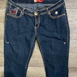 Apple Bottoms jeans 👖.